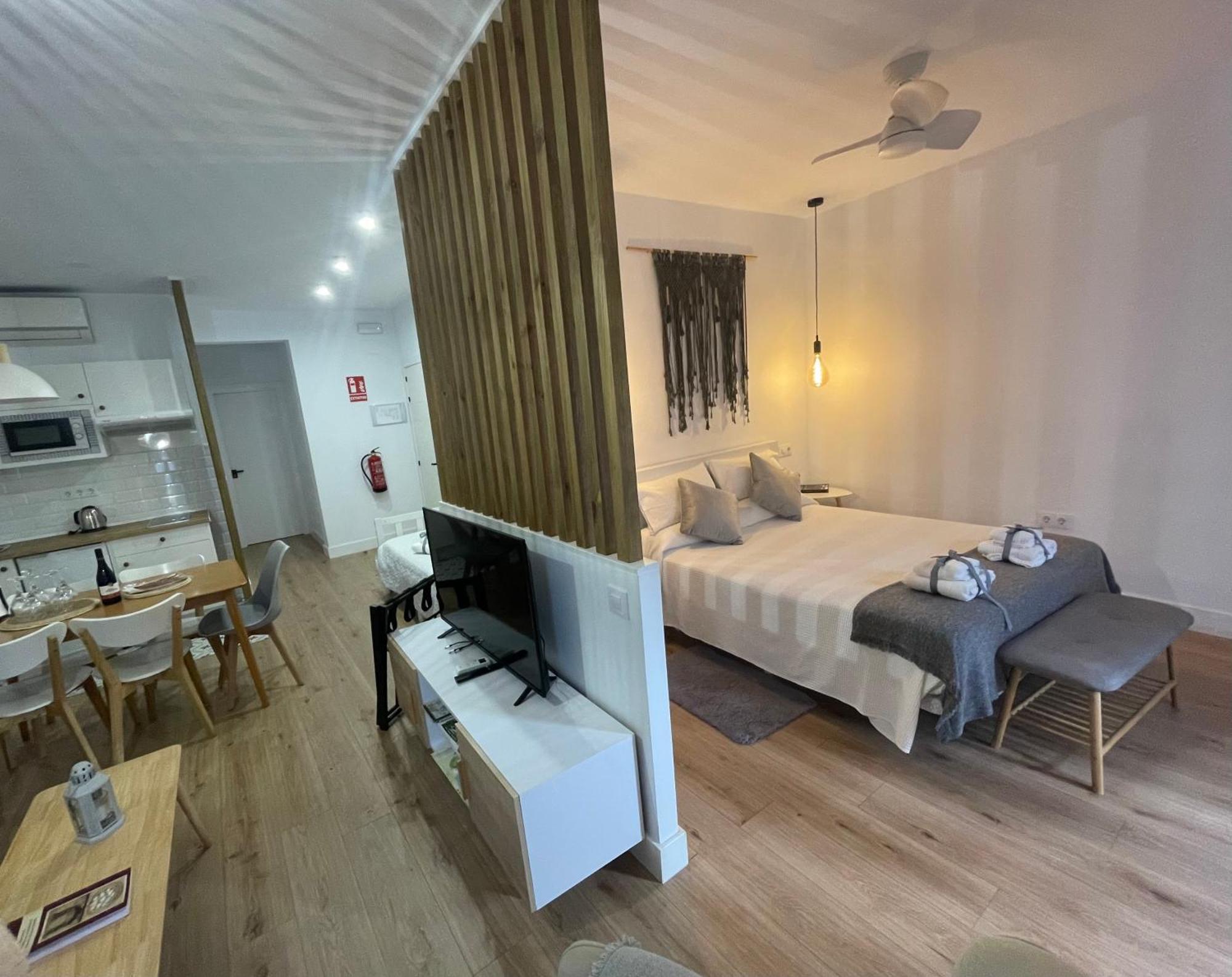 Torre De Ambroz Apartment Пласенсия Екстериор снимка